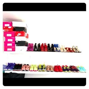 Selling a variety of shoes 👠